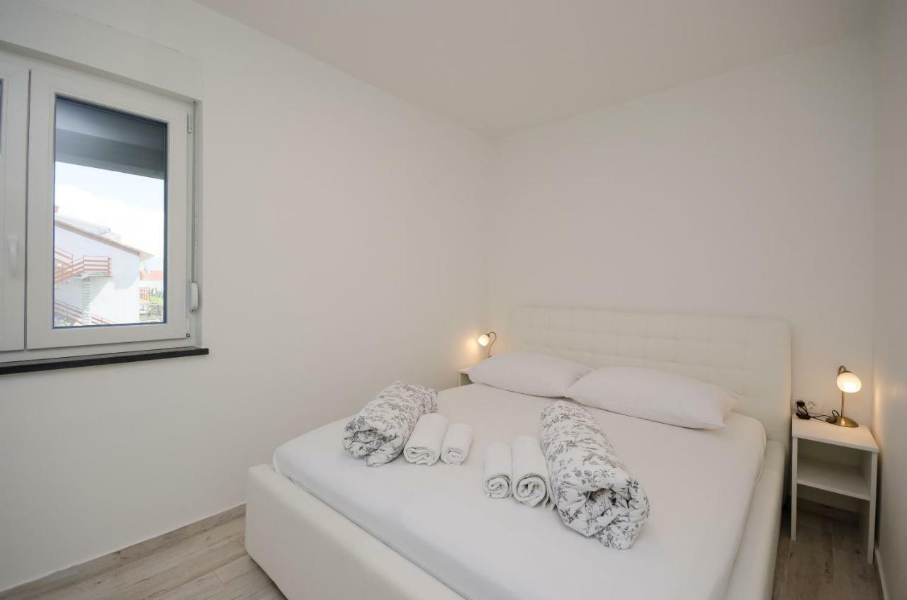 Apartments Zorka Lopar Eksteriør bilde