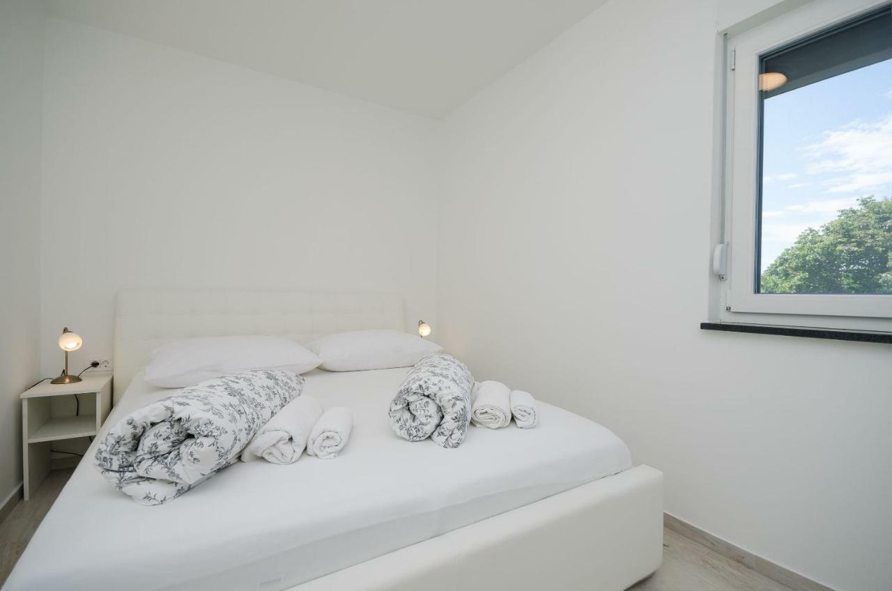 Apartments Zorka Lopar Eksteriør bilde